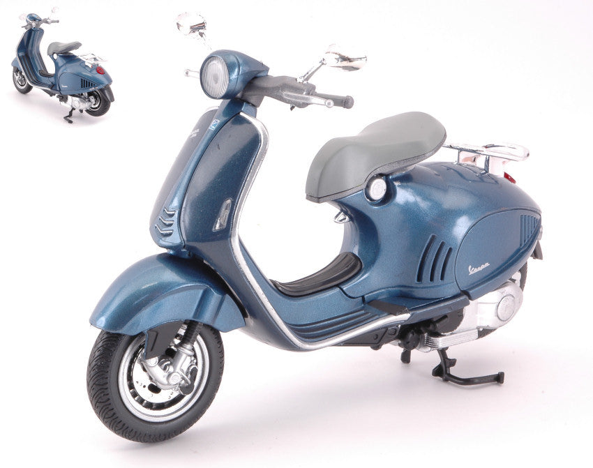 MODELLINO SCALA COMPATIBILE CON VESPA 946 2013-15 BLUE 1:12 NEW RAY NY57613BL