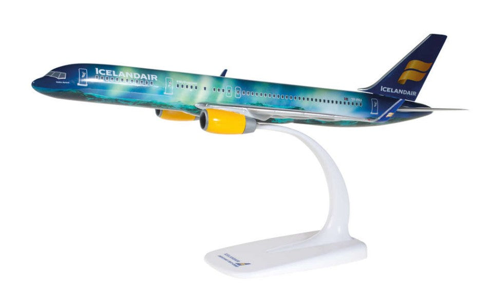 MODELLINO IN SCALA COMPATIBILE CON BOEING 757-200 ICELANDAIR "HEKLA AURORA" 1:200 HERPA HP610735