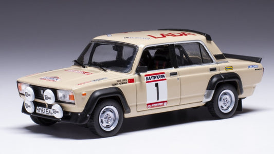 MODELLINO IN SCALA COMPATIBILE CON LADA 2105 VFTS N.1 RALLY BALTIC 1984 SOOTS/PUTMAKER 1:43 IXO MODEL RAC428