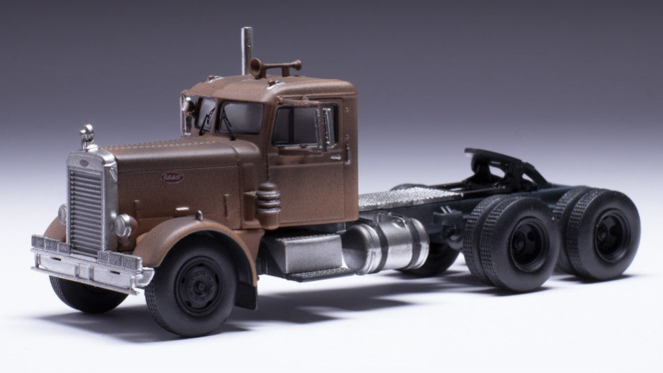 MODELLINO IN SCALA COMPATIBILE CON PETERBILT 281 1955 RUSTY VERSION 1:64 IXO MODEL 64TR002