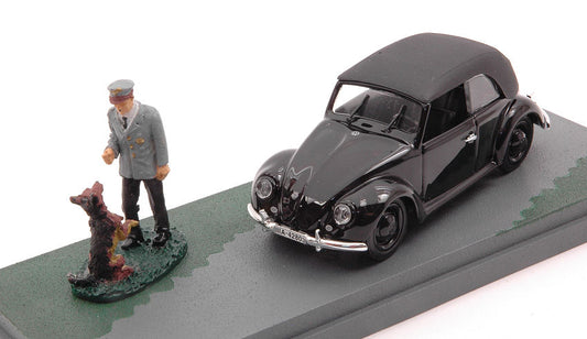 MODELLINO IN SCALA COMPATIBILE CON VW MAGGIOLINO CABRIO 1938 NIDO DELL'AQUILA W/HITLER & BLONDIE 1:43 RIO RI4248P