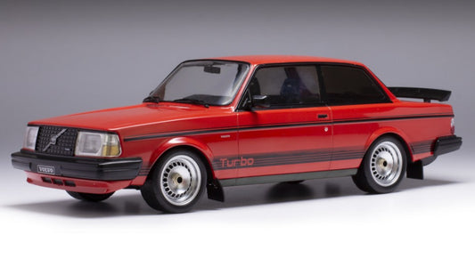 MODELLINO SCALA COMPATIBILE CON VOLVO 240 TURBO CUSTOM 1987 RED 1:18  IXO MODEL 18CMC177