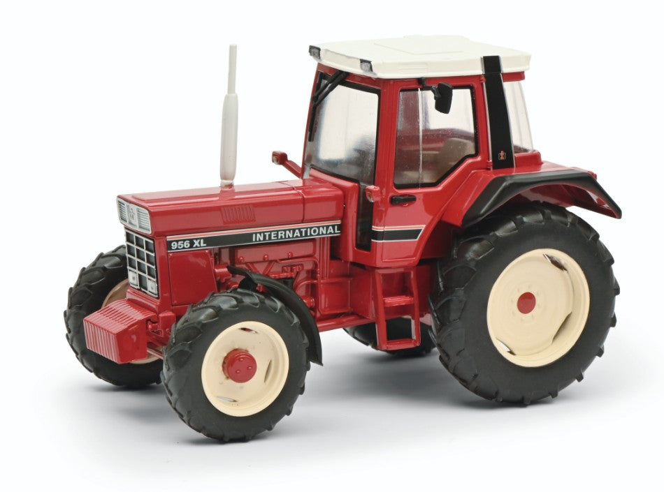 MODELLINO IN SCALA COMPATIBILE CON CASE-IH 956XL INTERNATIONAL TRACTOR 1985 RED 1:32 SCHUCO SH450787800