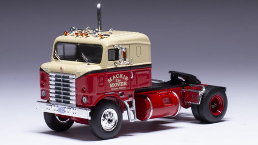 MODELLINO SCALA COMPATIBILE CON KENWORTH BULLNOSE 1950 RED/BEIGE 1:64 IXO MODEL 64TR008