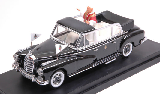 MODELLINO IN SCALA COMPATIBILE CON MERCEDES 300 D PAPA GIOVANNI XXIII W/FIGURE 1:43 RIO RI4100-2P