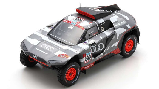 MODELLINO SCALA COMPATIBILE CON AUDI RS Q e.TRON N.200 DAKAR 2022 S.PETERHANSEL-E.BOULANGER 1:18 SPARK MODEL 18S826