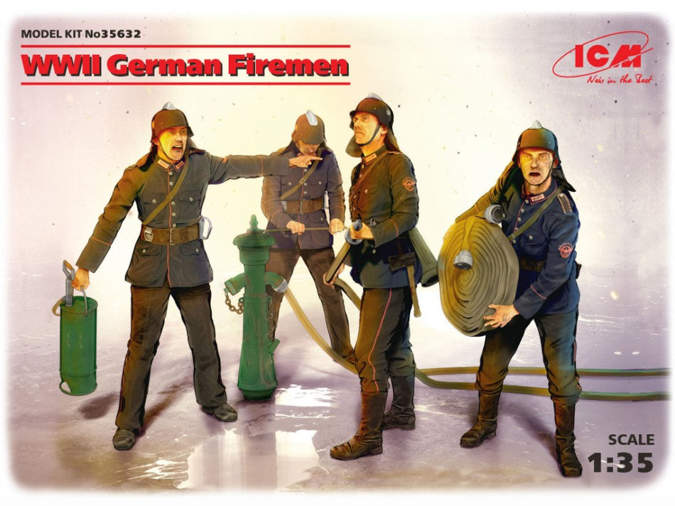 KIT DA MONTARE SCALA COMPATIBILE CON WWII GERMAN FIREMEN 4 FIGURES KIT 1:35 ICM ICM35632