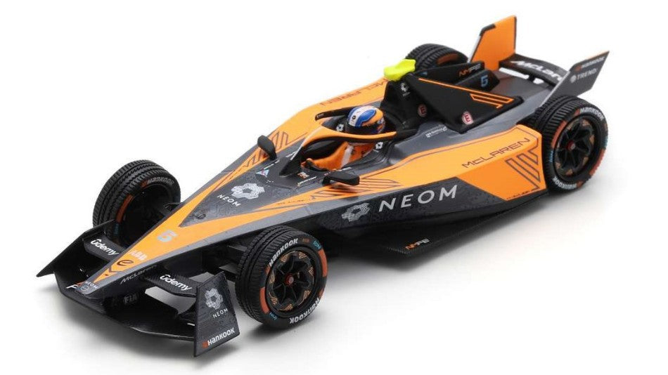 MODELLINO SCALA COMPATIBILE CON NEOM MC LAREN FORMULA E TEAM N.5 JAKE HUGHES 1:43 SPARK MODEL S6541