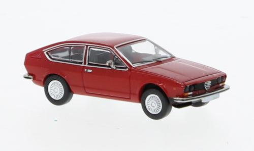 MODELLINO SCALA COMPATIBILE CON ALFA ROMEO ALFETTA GT 1974 RED 1:87 PREMIUM CLASSIXXS PCX870424