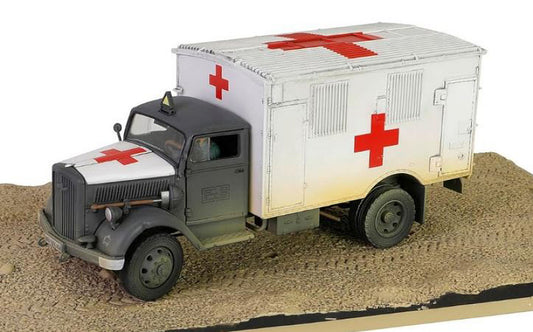 MODELLINO SCALA COMPATIBILE CON OPEL BLITZ GERMAN 4x4 AMBULANCE 1940 1:32 FORCES OF VALOR FOR801101A