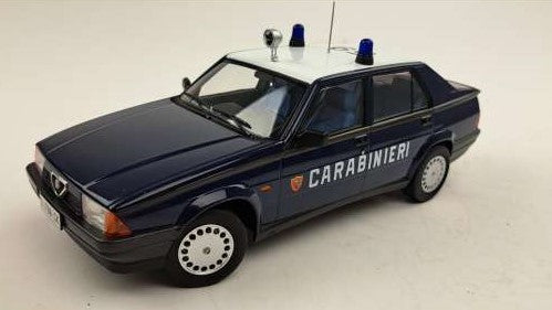 MODELLINO SCALA COMPATIBILE CON ALFA ROMEO 75 CARABINIERI 1:18 TRIPLE 9 T9-1800476