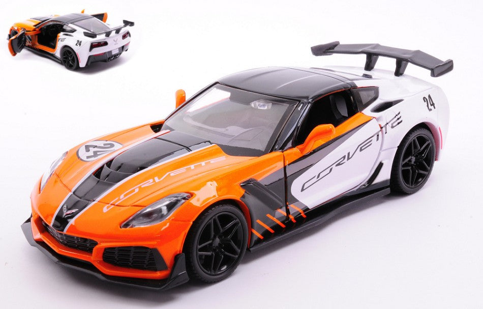 MODELLINO SCALA COMPATIBILE CON CORVETTE ZRT N.19 2019 WHITE/ORANGE 1:24 MOTORMAX MTM73796