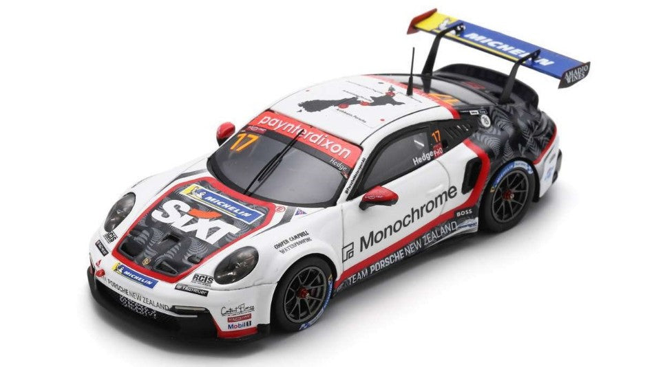 MODELLINO IN SCALA Spark Model COMPATIBILE CON PORSCHE 911 GT3 CUP N.17 CARRERA AUSTRALIAN CHAMPION 2023 C.HEDGE 1:43 MODEL SCALE AS071 241217