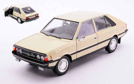 MODELLINO IN SCALA Welly COMPATIBILE CON FSO POLONEZ 1500 M CREAM 1:24 MODEL SCALE WE24124W 241217