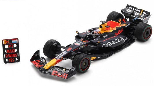 MODELLINO IN SCALA Spark Model COMPATIBILE CON RED BULL N.1 WINNER DUTCH GP 2023 MAX VERSTAPPEN 2023 W/PIT BOARD 1:18 MODEL SCALE 18S959 241217