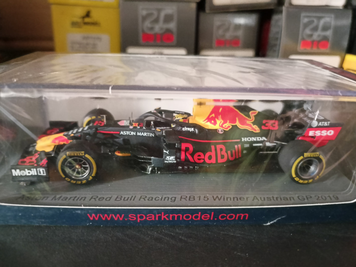 MODELLINO IN SCALA Spark Model COMPATIBILE CON Red Bull RB15 MAX VERSTAPPEN 2019 N.33 WINNER AUSTRIAN GP 1:43  S6088 241220