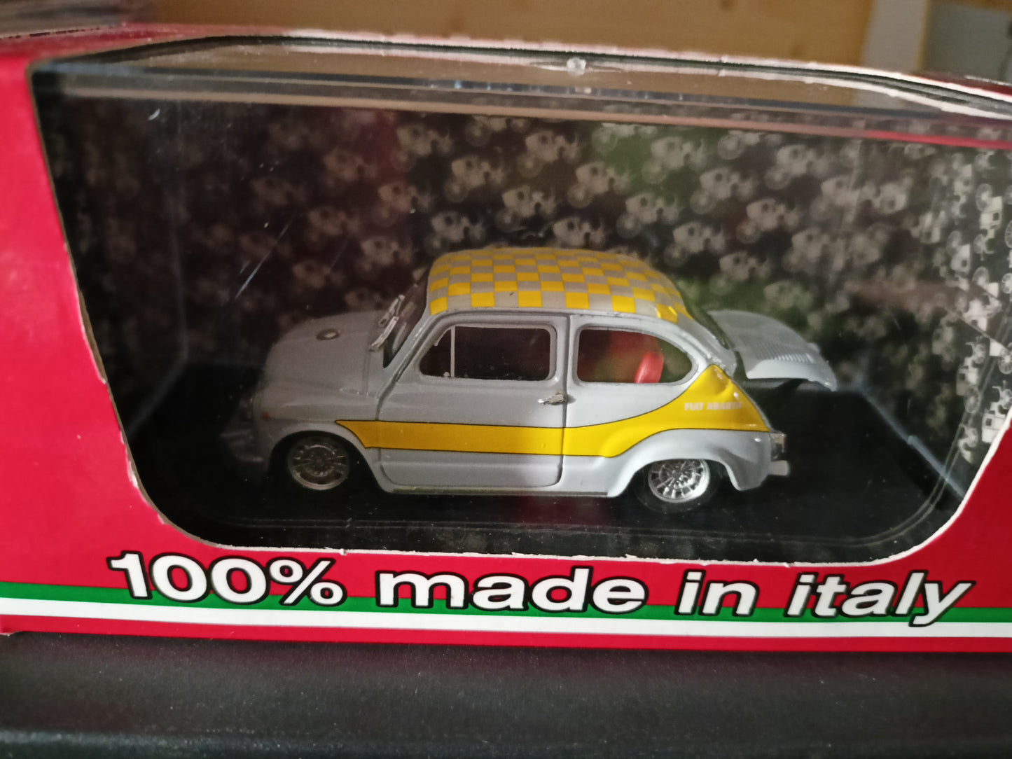 MODELLINO IN SCALA COMPATIBILE CON FIAT ABARTH 1000 BERLINA CORSA GR.5 UFFICIALE 1968 LIVREA GIALLO 1:43 BRUMM BM0380-03