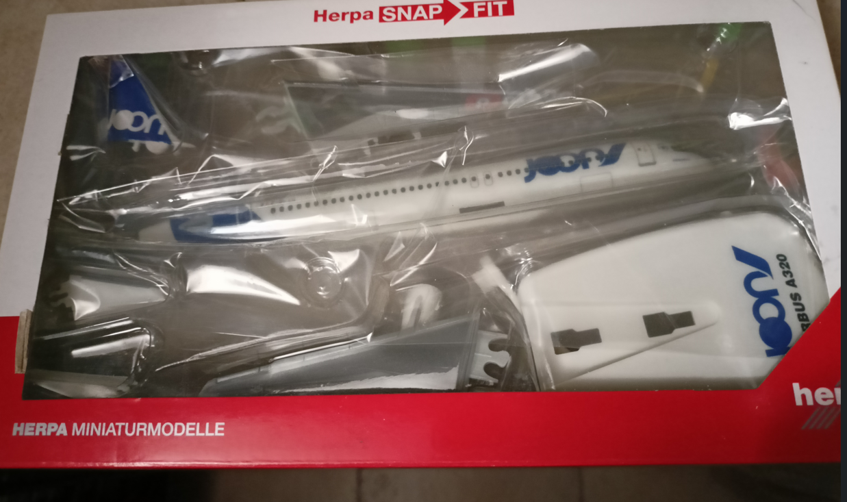 MODELLINO KIT in Scala Compatibile con Airbus A320 JONN 1:200 HERPA HP611954