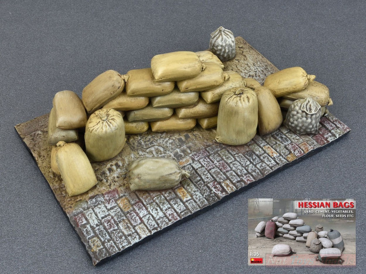 KIT TO ASSEMBLE IN SCALE COMPATIBLE WITH HESSIAN BAGS (SAND, CEMENT, VEGETABLES ETC.) KIT 1:35 MINIART MIN35586