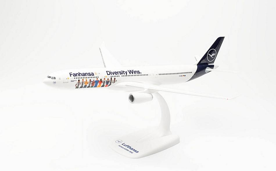 MODELLINO IN SCALA COMPATIBILE CON AIRBUS A330-300 "LUFTHANSA DIVERSITY" 1:200 HERPA HP613897