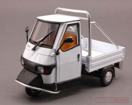 SCALE MODEL COMPATIBLE WITH APE PIAGGIO CROSS 50 WHITE 1:18 NEW RAY NY68035W