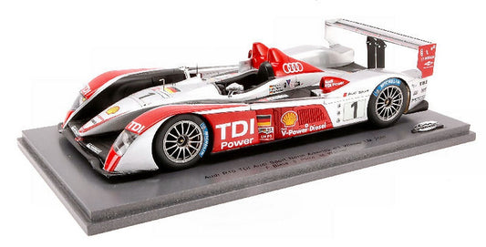 MODELLINO IN SCALA COMPATIBILE CON AUDI R 10 N.1 WINNER LM 2007 1:24 SPARK MODEL S24LMS009