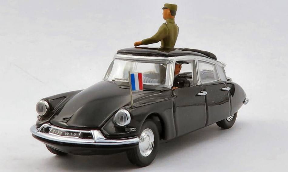 MODELLINO IN SCALA COMPATIBILE CON CITROEN DS 19 1960 GENERAL DE GAULLE + DRIVER 1:43 RIO RI4114-2P