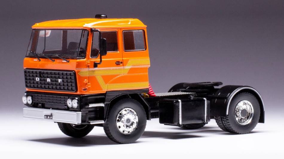 SCALE MODEL COMPATIBLE WITH DAF 2800 1975 ORANGE 1:43 IXO MODEL TR146