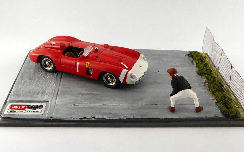 MODELLINO IN SCALA COMPATIBILE CON FERRARI 860 MONZA 1000 KM NURBURGRING 1965 J.M.FANGIO DIORAMA 1:43 BEST MODEL BT9607