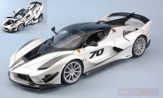 MODELLINO IN SCALA COMPATIBILE CON FERRARI FXX-K EVO N.70 WHITE 1:18 BURAGO BU16012G