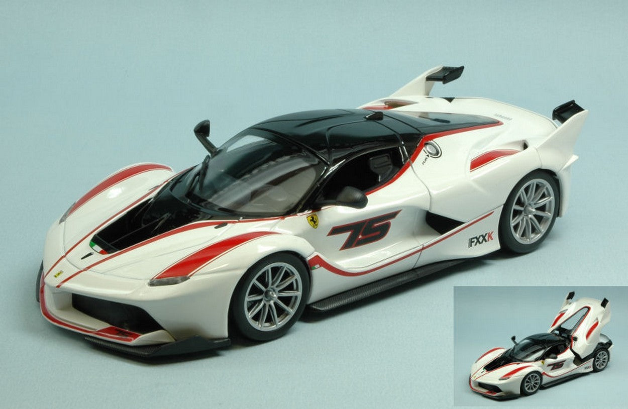 MODELLINO IN SCALA COMPATIBILE CON FERRARI FXX K (KERS) 2014 WHITE 1:24 BURAGO BU26301W