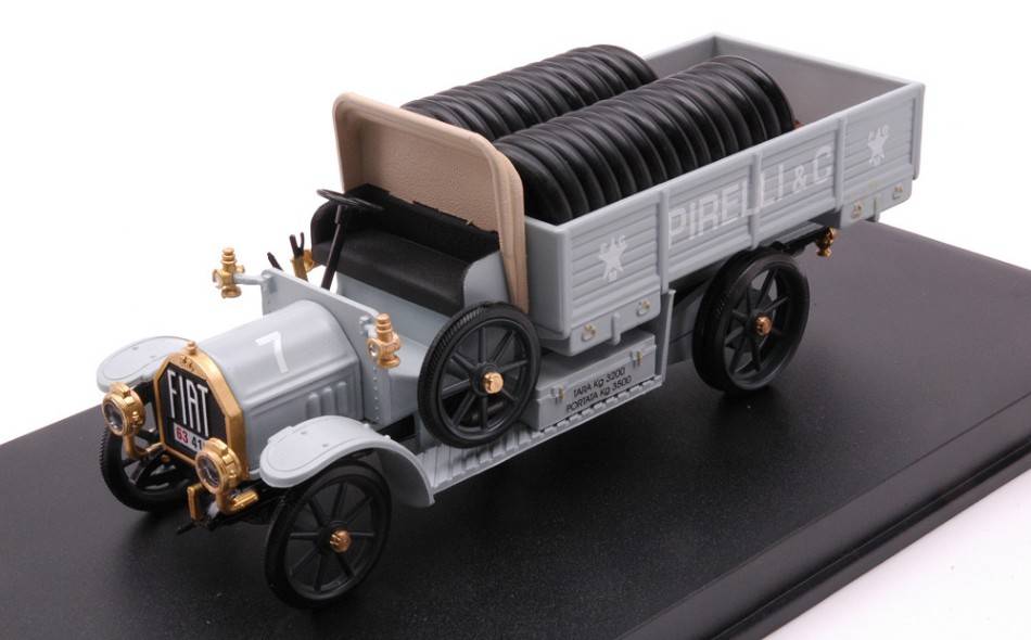 SCALE MODEL COMPATIBLE WITH FIAT 18 BL 1917 TRUCK PIRELLI 1:43 RIO RI4674