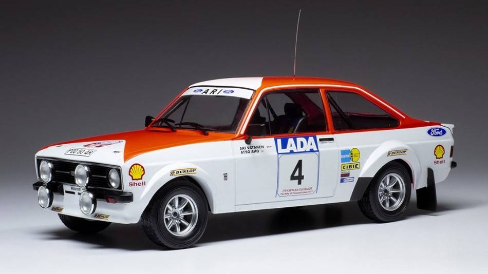 SCALE MODEL COMPATIBLE WITH FORD ESCORT MK II RS 1800 N.4 1000 LAKES RALLY 1977 VATANEN/AHO 1:18
 IXO MODEL 18RMC143