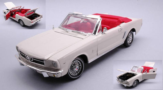 SCALE MODEL COMPATIBLE WITH FORD MUSTANG CONVERTIBLE "JAMES BOND GOLDIFINGER" CREME/WHITE 1:18 MOTORMAX MTM79833