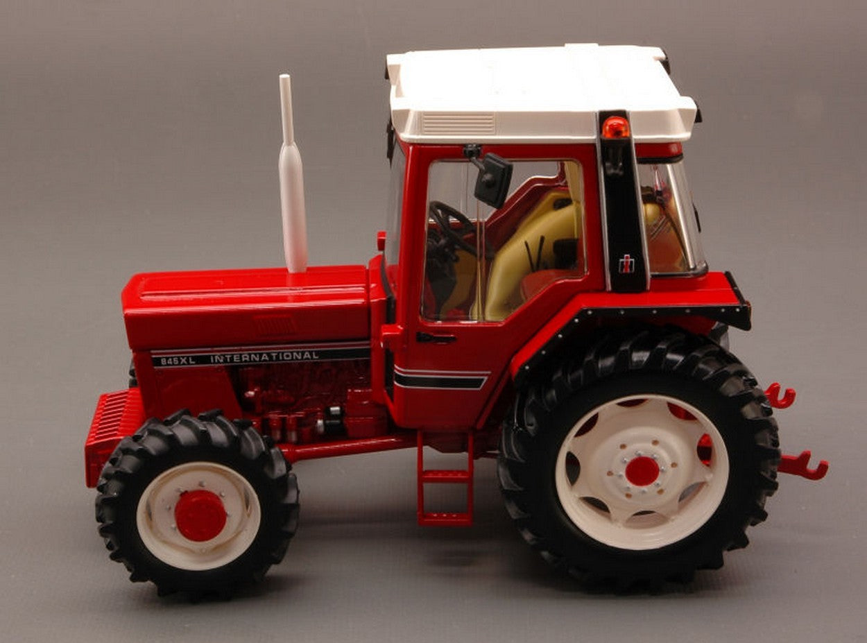 MODELLINO IN SCALA COMPATIBILE CON INTERNATIONAL HARVESTER 845XL 1:32 REPLICAGRI REPLI060