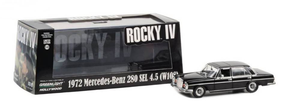 MODELLINO IN SCALA COMPATIBILE CON MERCEDES 280 SEL 4.5 (W08) 1972 "ROCKY IV 1985 ROCHY'S" BLACK 1:43 GREENLIGHT GREEN86639