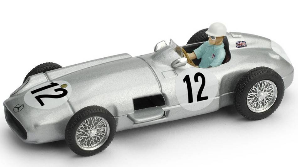 MODELE REDUIT COMPATIBLE AVEC MERCEDES W196 WINNER GR.BRITAIN GP 1955 STIRLING MOSS W/PILOTE 1:43 BRUMM BM0072CCH