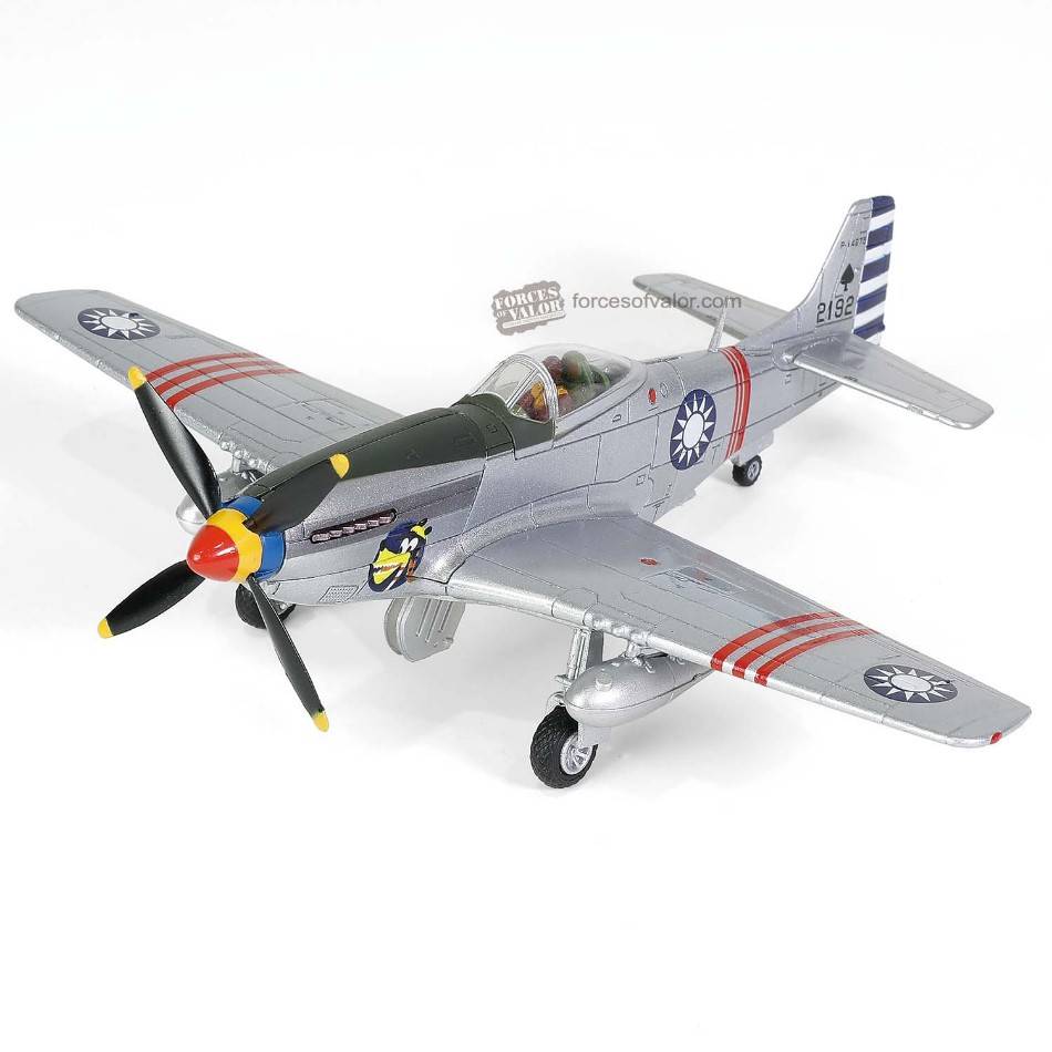 SCALE MODEL COMPATIBLE WITH MUSTANG P-51 D ROCAF AIRCRAFT 21th FIGHTER SQUADRON 1:72 FORCES OF VALOR FOR812013C