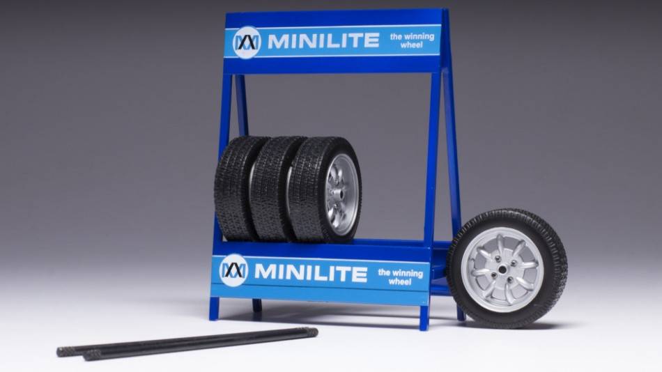 MODELLINO IN SCALA COMPATIBILE CON SET 4 WHEELS MINI LITE SILVER 1:18
 IXO MODEL 18SET019