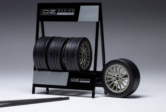 MODELLINO IN SCALA COMPATIBILE CON SET 4 WHEELS OZ SUPERTURISMO WRC SILVER 1:18
 IXO MODEL 18SET015