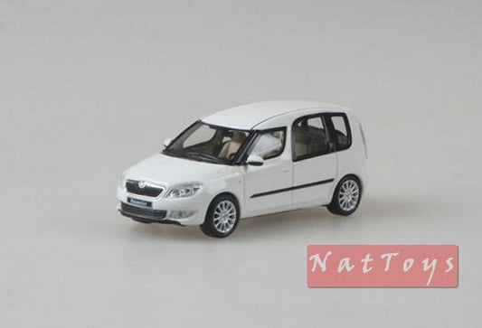 SCALE MODEL COMPATIBLE WITH SKODA ROOMSTER II FACELIFT 2012 WHITE CANDY 1:43 ABREX AB025E