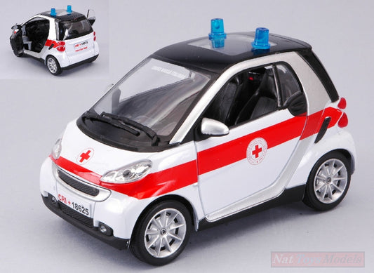 MODELLINO IN SCALA COMPATIBILE CON SMART FORTWO CROCE ROSSA ITALIANA 1:24 NEW RAY NY71443