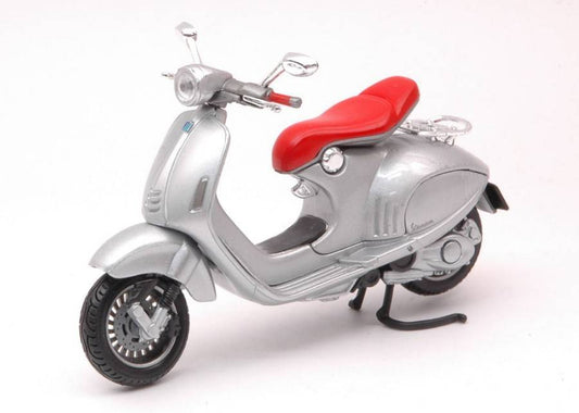 SCALE MODEL COMPATIBLE WITH VESPA 946 BELLISSIMA 2014 SILVER 1:18 MAISTO MI16885Z