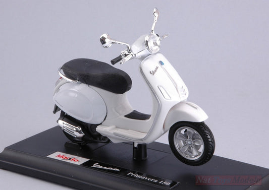 SCALE MODEL COMPATIBLE WITH VESPA PRIMAVERA 150 2014 WHITE 1:18 MAISTO MI16886