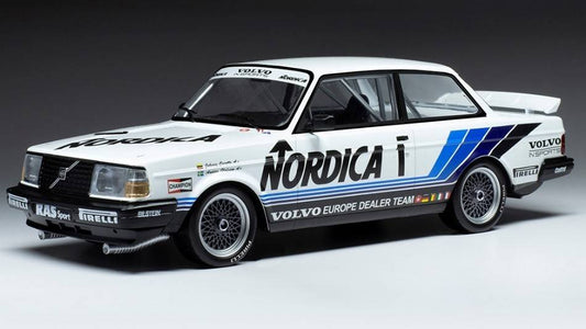 MODELLINO IN SCALA COMPATIBILE CON VOLVO 240 TURBO N.1 ETCC BRUNN 1986
CECOTTO/OLOFSSON 1:18
 IXO MODEL 18RMC087.20