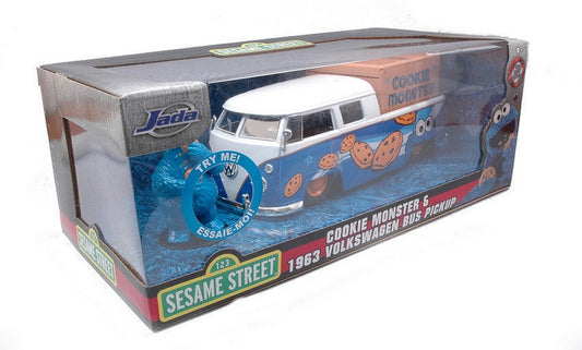 MODELLINO IN SCALA COMPATIBILE CON VW BUS PICK 1963 W/COOKIE MONSTER FIGURE 1:24 JADA TOYS JADA31751