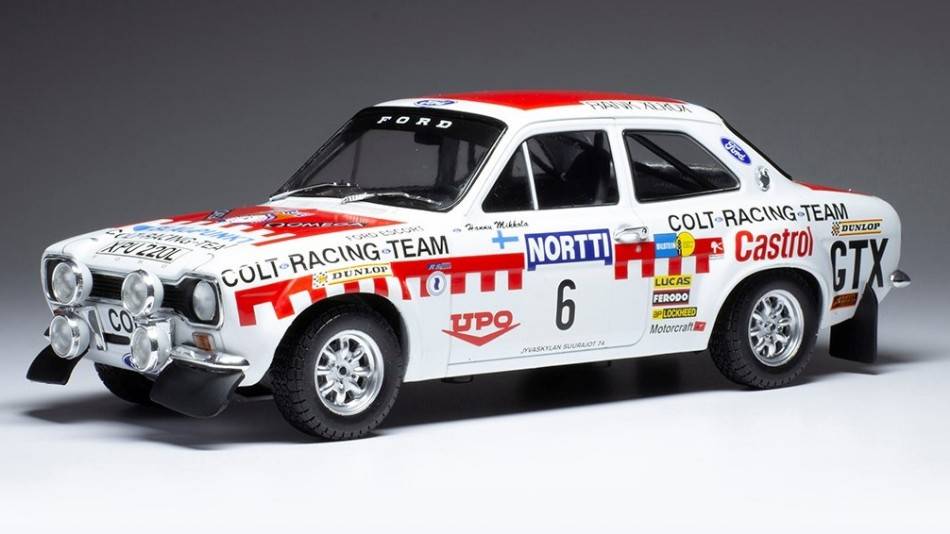 MODELLINO IN SCALA COMPATIBILE FORD ESCORT MK I RS 1600 N.6 1000 LAKES RALLY 1973 MIKKOLA/DAVENP.1:18
 IXO MODEL 18RMC141